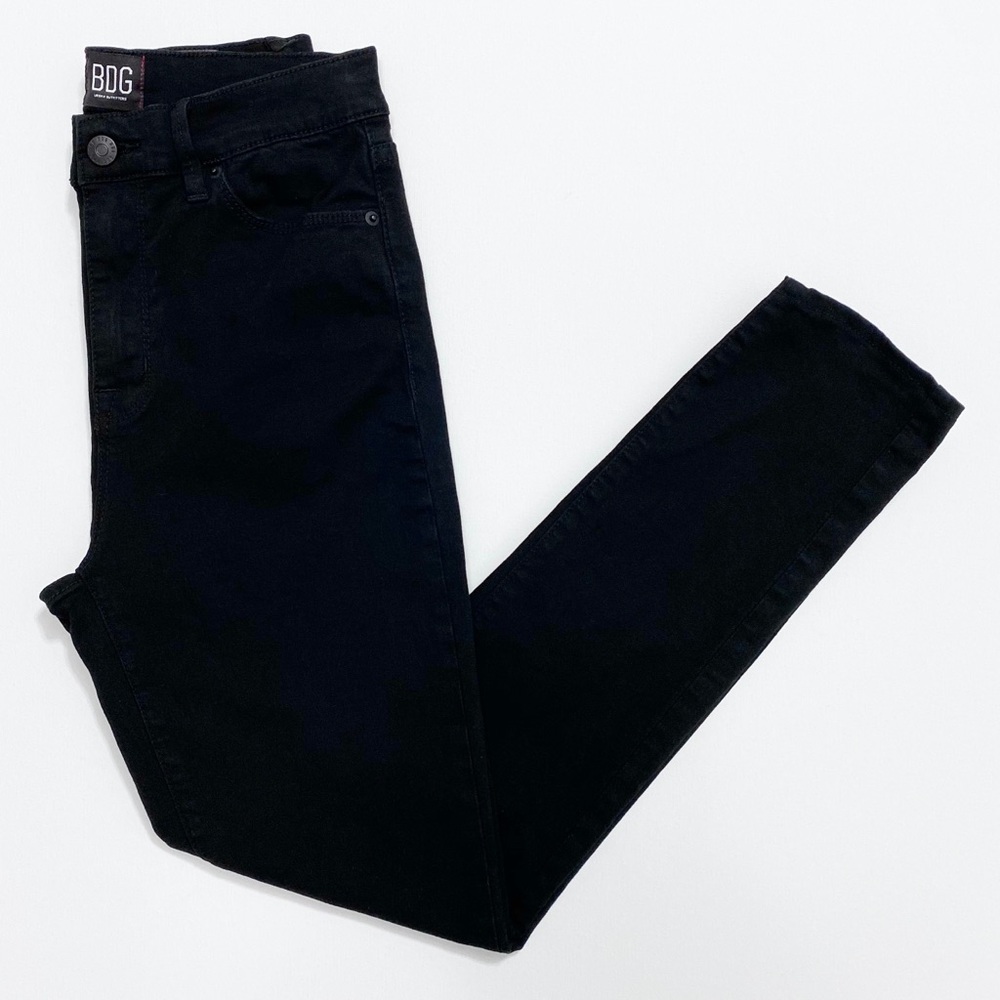 UO BDG Twig High Rise Ripped Crop Jeans